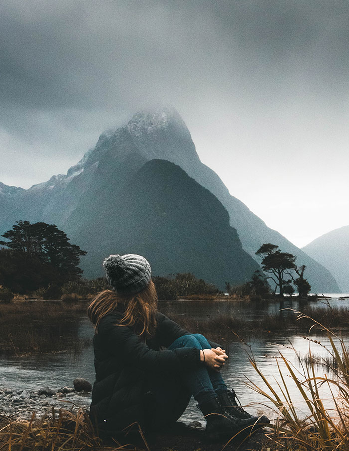 SITTING ON THE LAKE SIDE